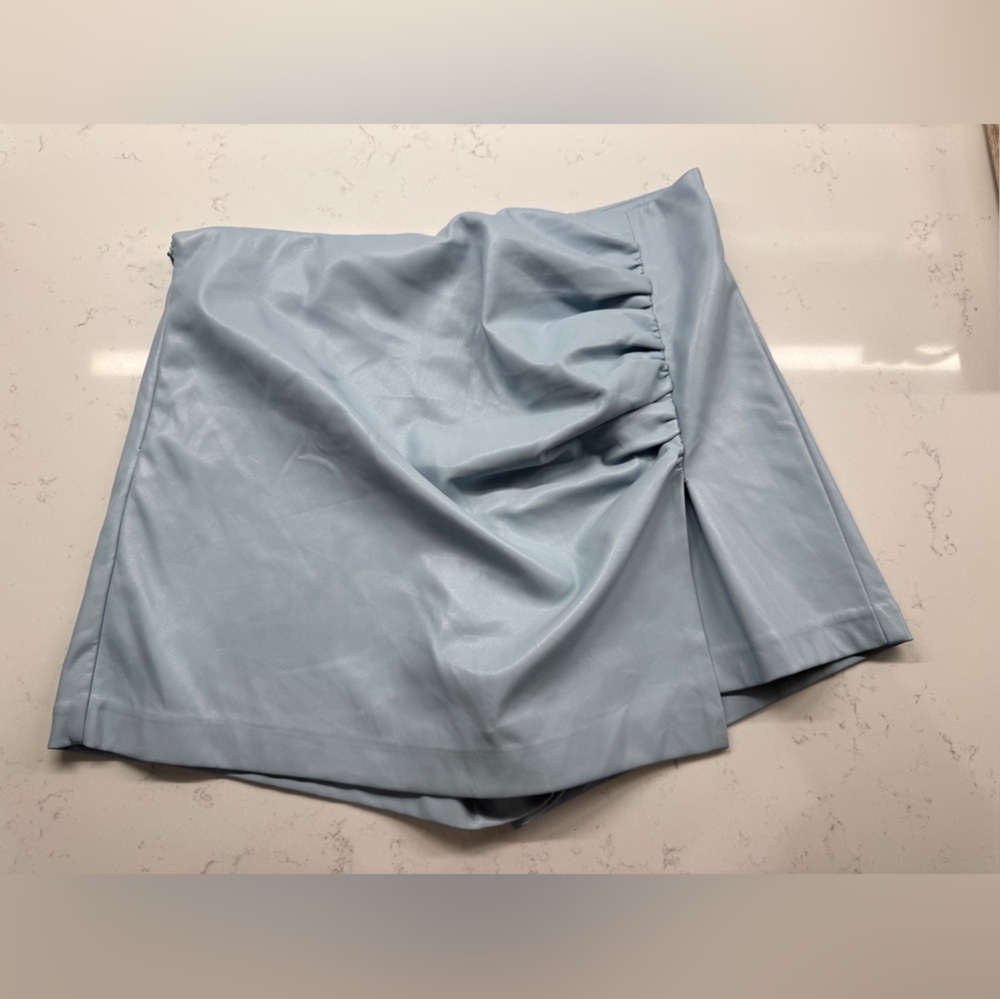 Dolce Cabo Sky Blue Ruched Faux Leather Skort